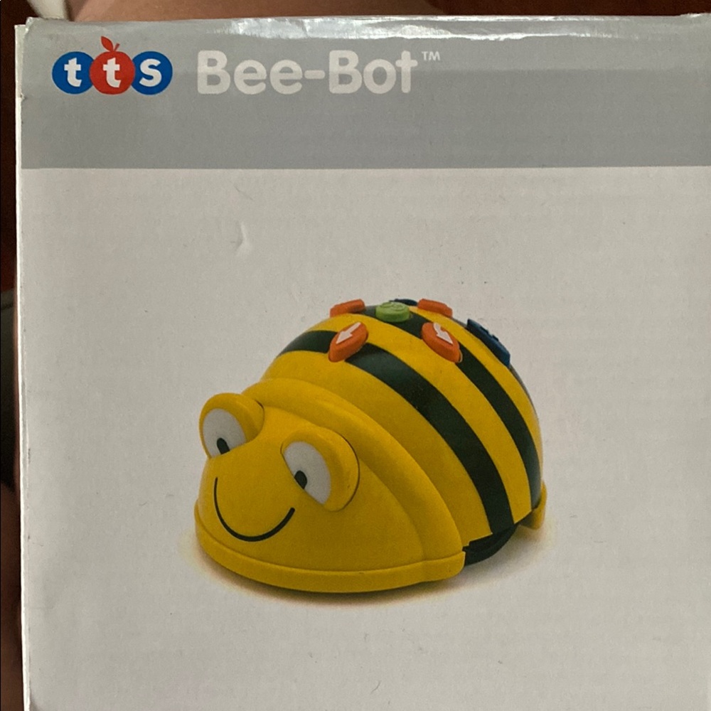Lakeshore Learning Bee-Bot programmable and rechargeable floor Robot STEM